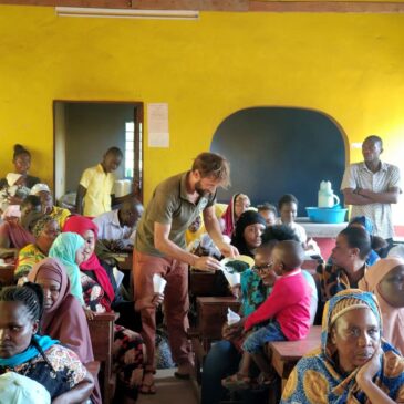 Présentation spiruline aux parents de Shine Yetu