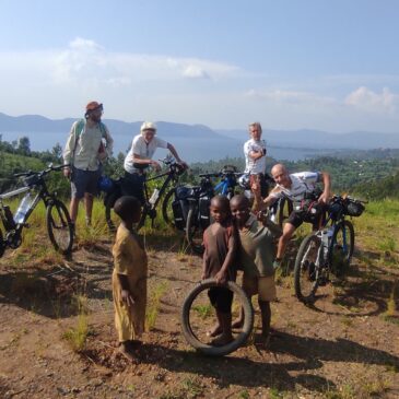 Secteur10 en vélo à travers le Rwanda