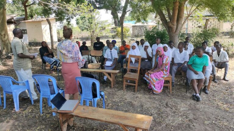 Parrainage d’étudiants de la Muhaka Secondary School