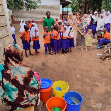 Visite école bénéficiant du programme alimentaire et réunion pour la Kilole Primary